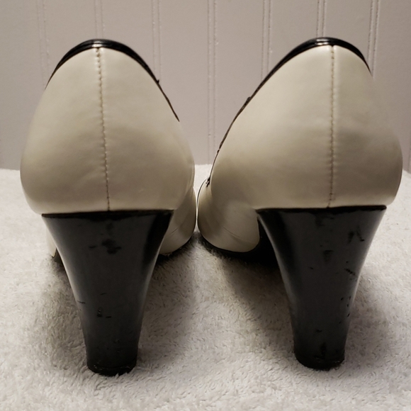 Predictions cream & black pumps, 5 - Picture 4 of 14